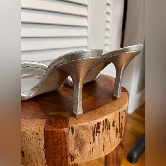 Metallic Silver Heels - Picture 4 of 6